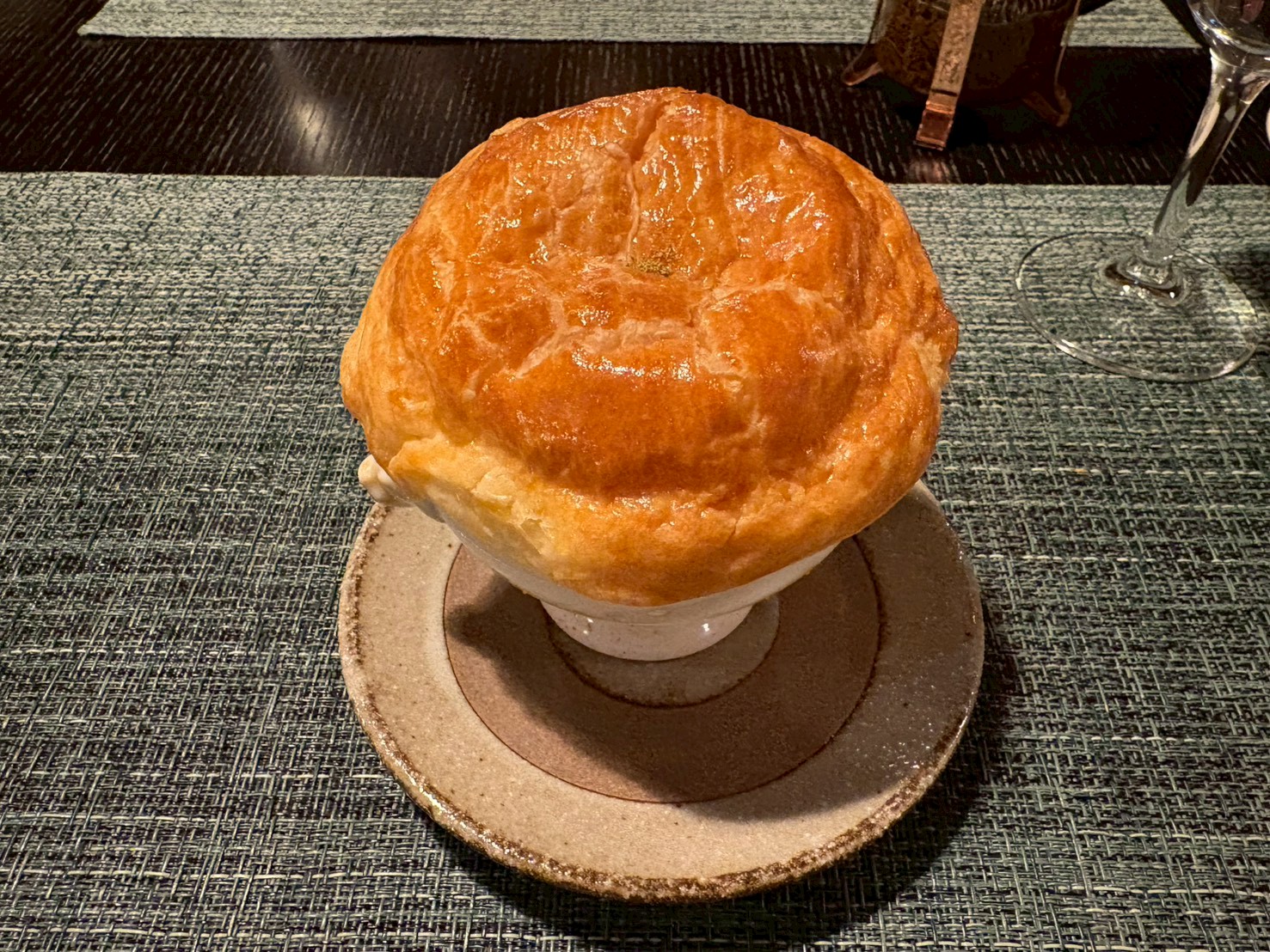 パイ包み焼きの「飛鳥鍋」フレンチスタイル